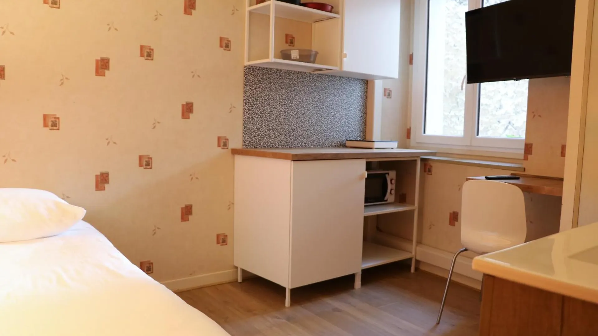 Revotel - Studio & Chambre - Semaine & Mois Aix-les-Bains