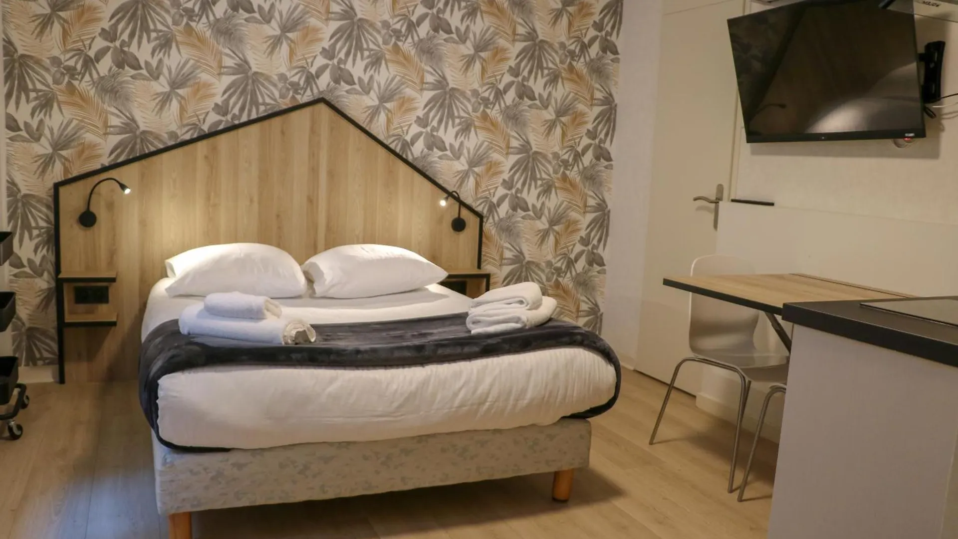 Revotel - Studio & Chambre - Semaine & Mois Aix-les-Bains